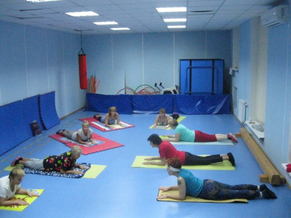 Спортивный комплекс Центр Физкультура и Здоровье на улице