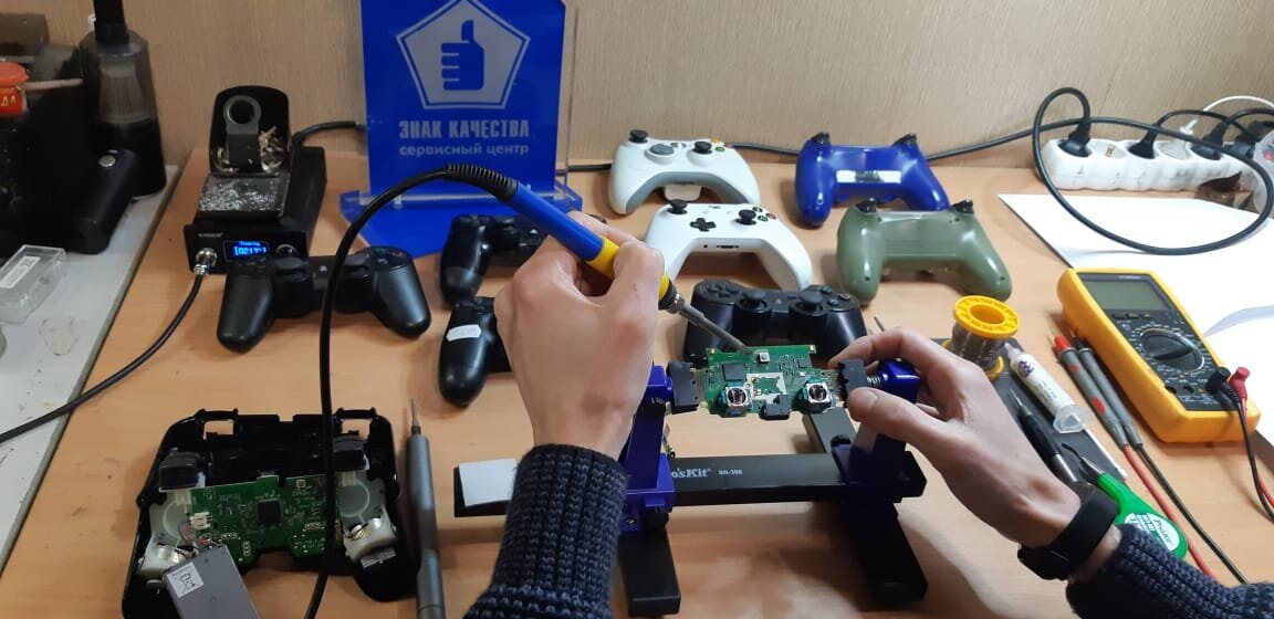 Ремонт геймпадов. Ремонт джойстика. Ремонт геймпада ps4. Починка геймпада Москве. Починка джойстиков в Екатеринбурге.