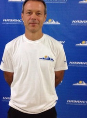 Инструктор по йоге Олег Мачин