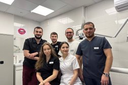 Стоматологическая клиника Dental Evolution, с рейтингом 4.8 - находится по адресу Санкт-Петербург, Дивенская улица, 9/3 