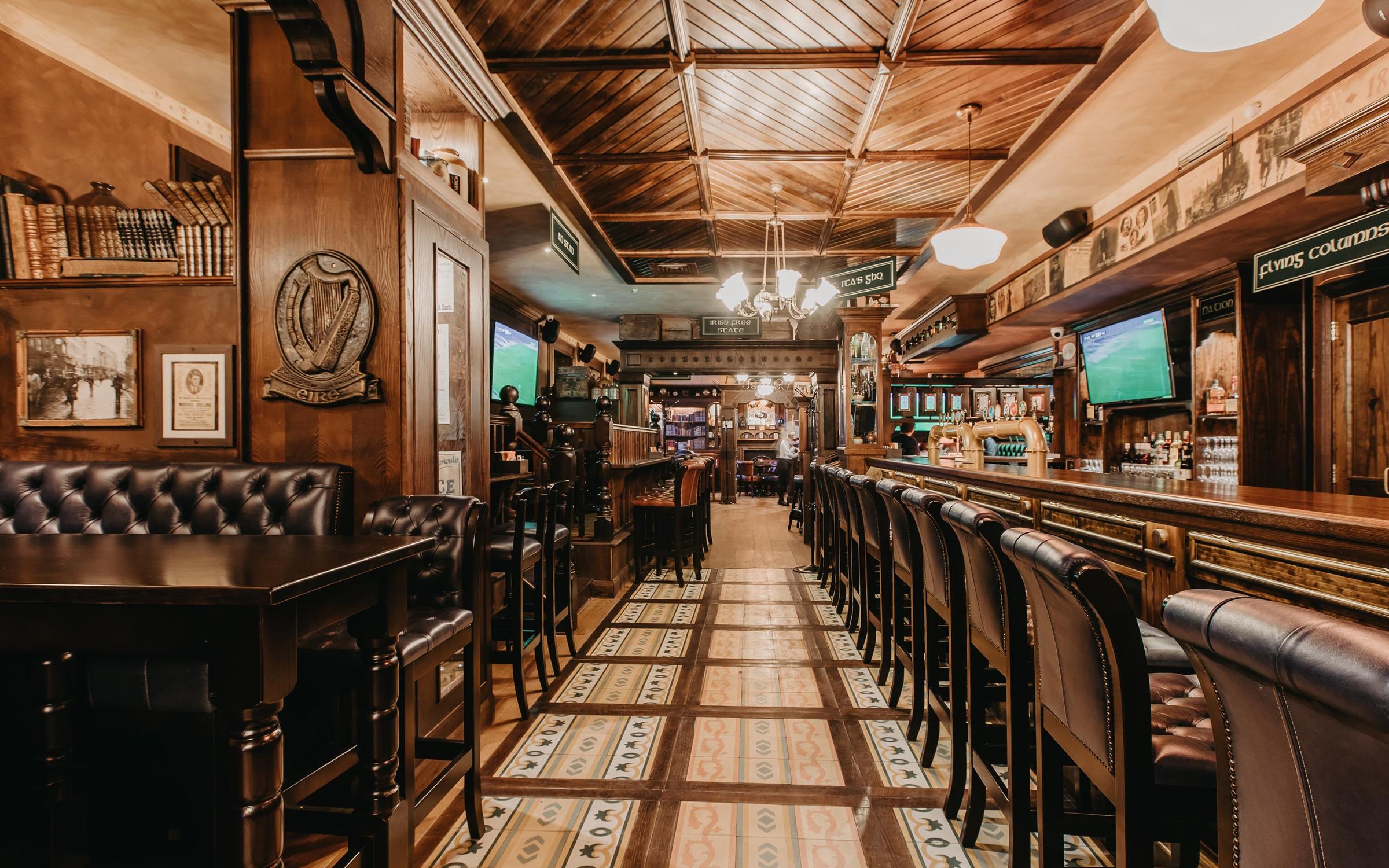 Collins pub. Коллинз бар цветной бульвар.