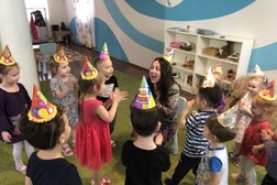 Частный детский сад The Домик, с рейтингом 3.6 - находится по адресу Москва, пос. Коммунарка, СНТ Гавриково, 181 