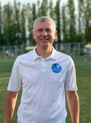 Тренер по футболу Виталий Петрович Шаповалов