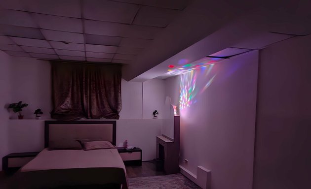 Nikol Eniston ishtirokidagi onlayn porno filmlar ruscha tarjimasi bilan Jinsiy aloqa videolarida moylash materiallari