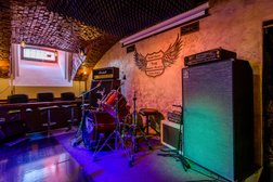 Рок-бар-ресторан The Right Place, с рейтингом 4.5 - находится по адресу Санкт-Петербург, Шведский переулок, 2 