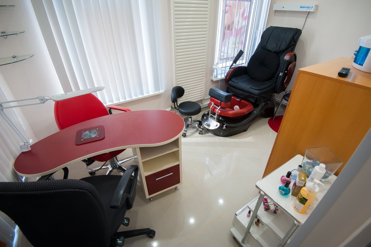 City nails озерная. сити нейлс преображенская площадь. салон маникюра. полки на стену красивые маникюрный салон. Nails планерная.