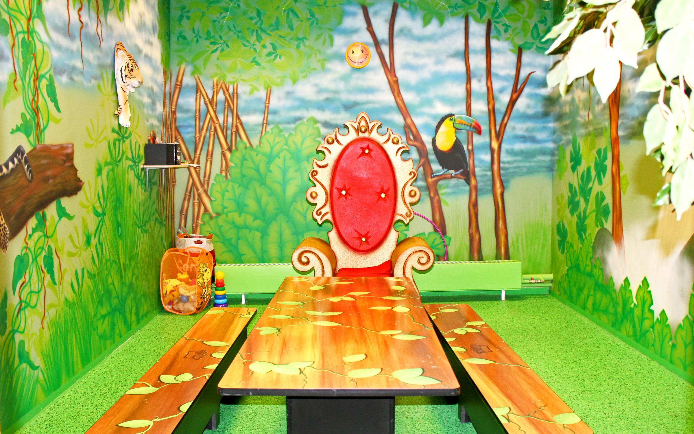 Детский развлекательный центр в стиле джунгли