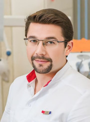 Стоматолог-ортопед, стоматолог Игорь Николаевич Комаровский