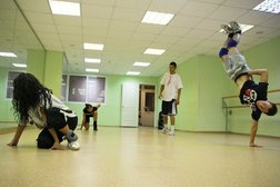 Танцевальная студия Академия танца, с рейтингом 3.9 - находится по адресу Красноярск, улица Академгородок, 18д 