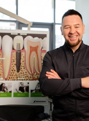 Имплантолог, стоматолог-хирург Шамиль Насихович Минигалиев