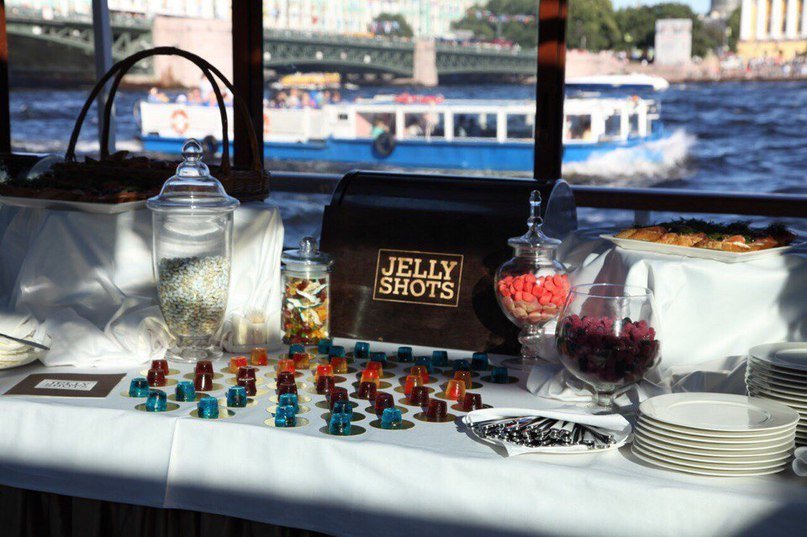 Jelly videos. Джелли шотс. Джили шотс алкогольный десерт. Франшиза Jelly shots. Джелли шотс с логотипом.