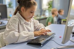 Компьютерные курсы КофеШкола, с рейтингом 5 - находится по адресу Псков, Пароменская улица, 24 