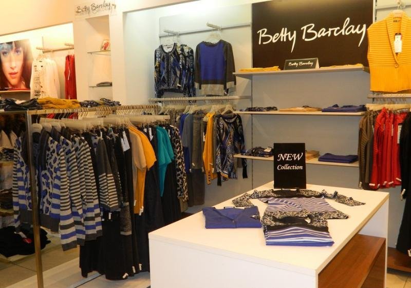 Betsy магазин. Бетти барклай. Betty barclay магазин. Betsy магазин. Брендовые магазины одежды.