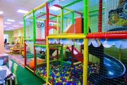 Детский игровой клуб Радуга, с рейтингом 3.9 - находится по адресу Челябинск, улица Богдана Хмельницкого, 13 