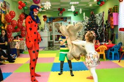 Праздничное пространство Дракоша, с рейтингом 2.8 - находится по адресу Приморский край, Артем, улица Бабушкина, 34 