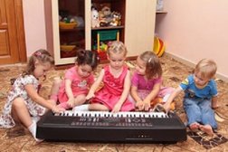 Семейный центр Мамина радость, с рейтингом 4.4 - находится по адресу Воронеж, улица Владимира Невского, 48 
