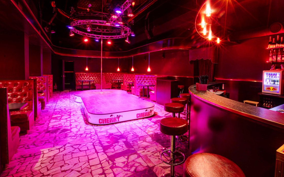 Үздік жетілген порно актрисалар