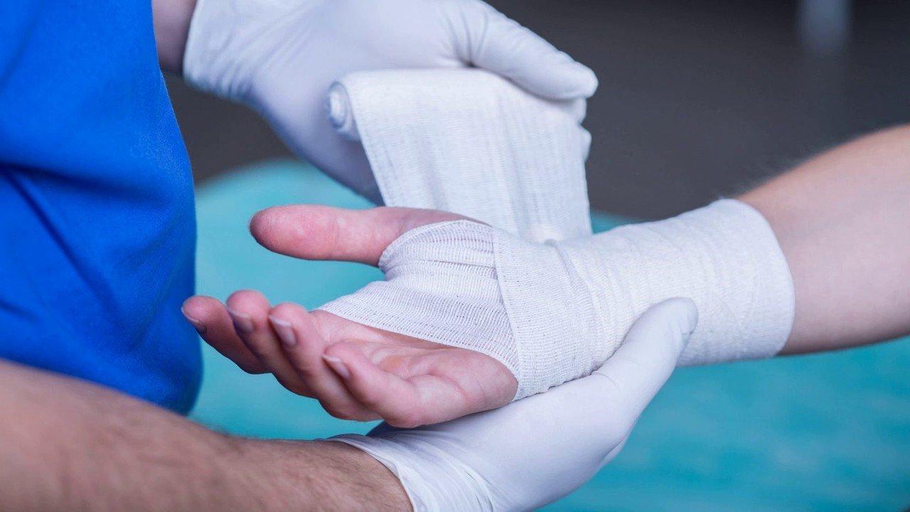 Сколько стоит перевязка раны в частной клинике