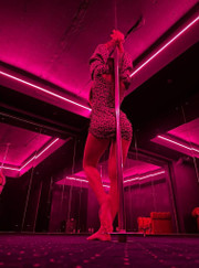 Танцор, специалист по эротическому массажу Лиана