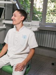 Стоматолог-ортопед, стоматолог-терапевт Арман Сансызбаевич Рахимбеков