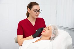 Косметологическая клиника Косметик центр, с рейтингом 4.7 - находится по адресу Москва, Большой Предтеченский переулок, 31 