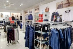 Магазин женской и мужской одежды Oodji, с рейтингом 3 - находится по адресу Новосибирск, улица Курчатова, 1 