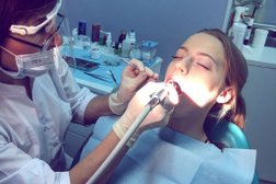 Стоматология Доктора Убраева, с рейтингом 4.7 - находится по адресу Барнаул, Змеиногорский тракт, 100д 