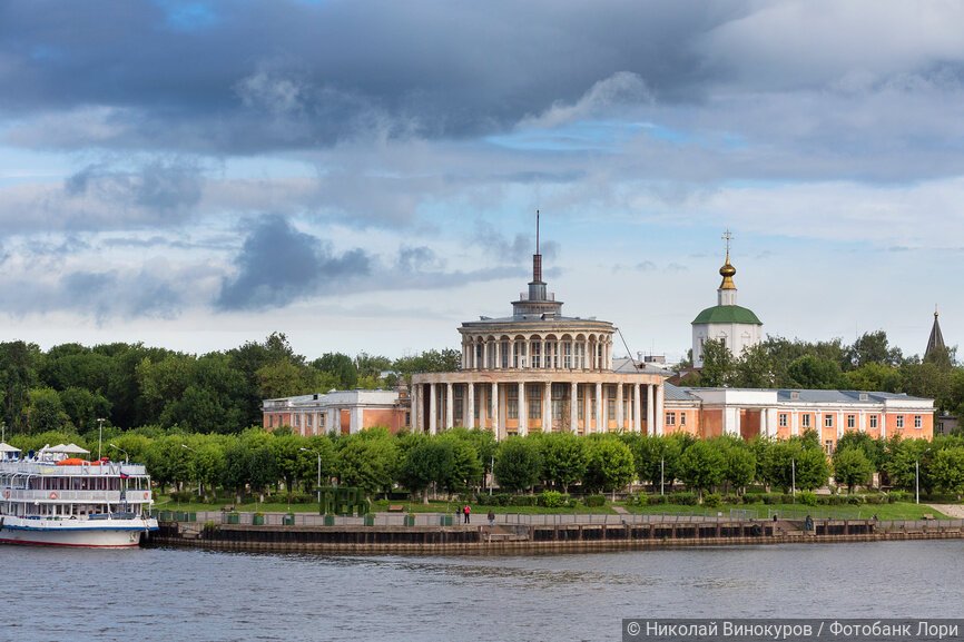 Набережная Афанасия Никитина пасмурным днём