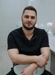 Имплантолог, стоматолог-хирург Андрей Русланович Тазаян