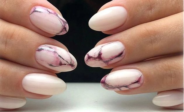 YourNails Gusev - профессиональный мастер маникюра и педикюра