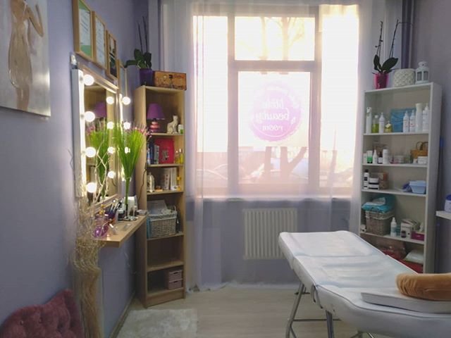 Литл бьюти рум. Литл бьюти рум. Комната визажиста. Салон бьюти рум тамбов отзывы. Рабочее место для макияжа.