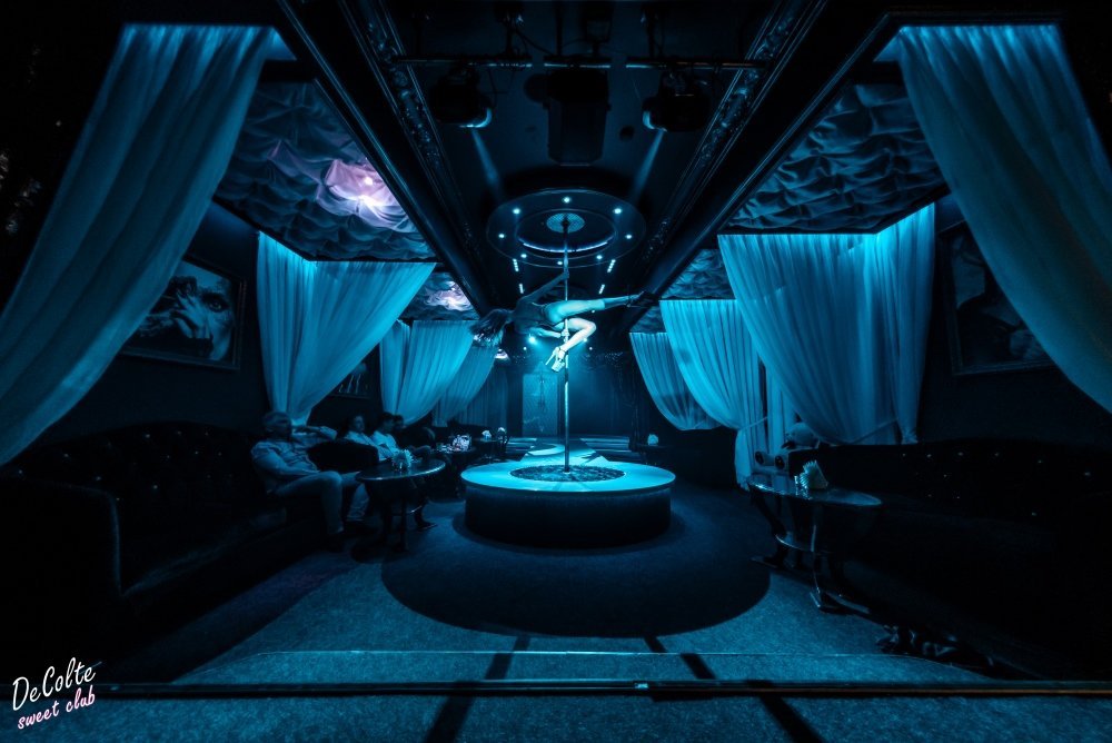 Спа салон гарем хаус тюмень. Много стриптизерш. Ресторан клуб терем. Клуб барсук тюмень. Стрип клуб тюмень.