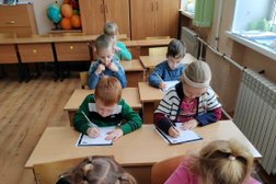 Частное учреждение дополнительного образования школа малышей Светлячок, с рейтингом 4.7 - находится по адресу Нижний Новгород, улица Терешковой, 4а 