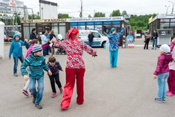 Выставка коттеджей в Озерках, с рейтингом 2.1 - находится по адресу Санкт-Петербург, посёлок Парголово, Выборгское шоссе, 212 