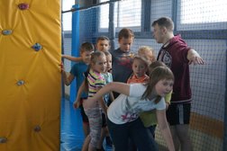 Батутный центр Гудзон, с рейтингом 3.8 - находится по адресу Челябинск, улица Труда, 183 