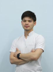 Имплантолог, стоматолог-хирург Давид Иль-Бонович Кан