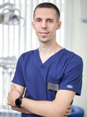 Имплантолог, стоматолог-хирург Николай Владимирович Локонов