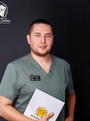 Имплантолог, стоматолог-хирург Динар Завдатович Рахматуллин