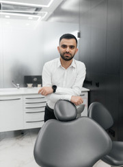 Главный врач, стоматолог-ортопед Роман Ильясович Асадов