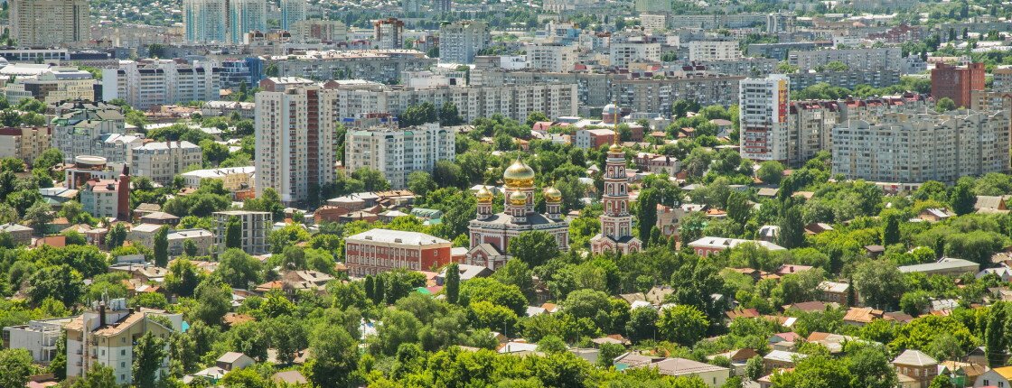 Зеленеющий Саратов. Источник фото: Shevchenko Andrey / Shutterstock.