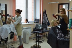 Школа искусства красоты Афродита, с рейтингом 3.8 - находится по адресу Смоленск, Матросова, 9 