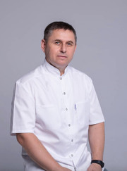 Стоматолог-ортопед, главный врач Петр Федорович Лынов