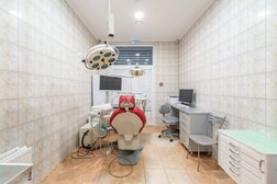 Стоматология Визит Стома, с рейтингом 4.5 - находится по адресу Ленинградская область, Кудрово, Ленинградская улица, 7 