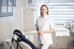 Центр протезирования, имплантации и хирургической стоматологии Олеандра, с рейтингом 4.8 - находится по адресу Пермь, Стахановская улица, 15 