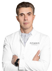 Главный врач, пластический хирург Денис Генрихович Агапов