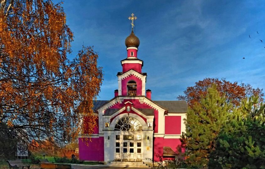 Крестовоздвиженский храм орехово зуево. Крестовоздвиженский монастырь в Лукино. Домодедово Лукино Крестовоздвиженский монастырь. Крестовоздвиженский Иерусалимский монастырь. Крестовоздвиженский Иерусалимский монастырь в Лукино.