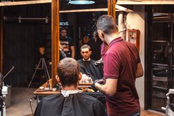 Цирюльня Брадобрей, с рейтингом 4 - находится по адресу Алматы, Аль-Фараби проспект, 140а/3 