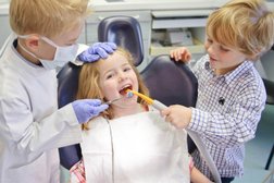 Стоматологическая клиника 33-й Зуб, с рейтингом 3.5 - находится по адресу Санкт-Петербург, улица Ильюшина, 1 к1 