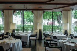 Ресторан Mr. Lee, с рейтингом 4.9 - находится по адресу Москва, Поварская улица, 52/55с3 