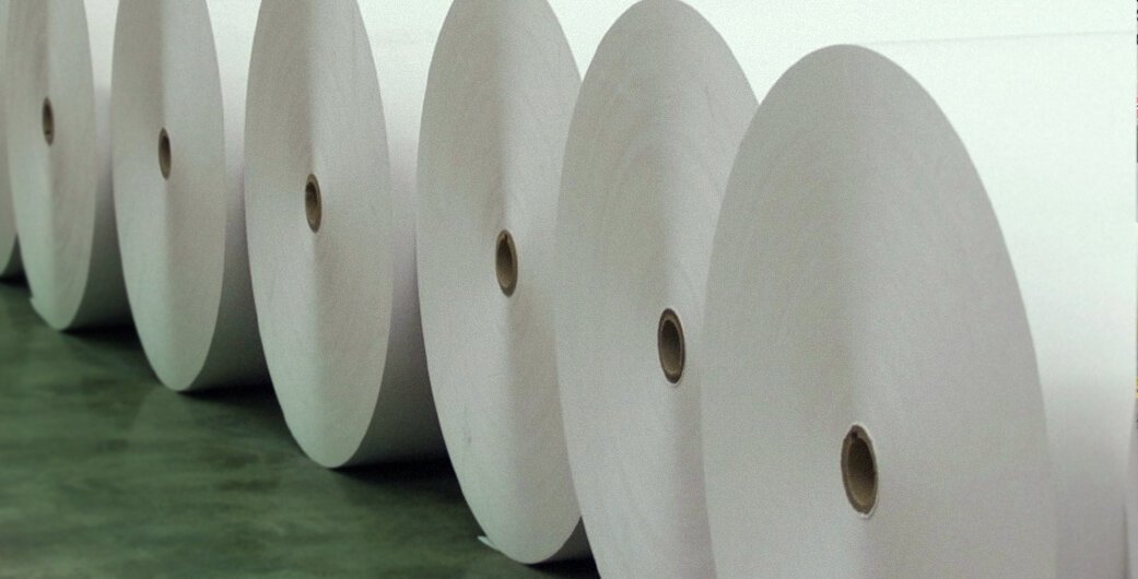 Рулон бумаги основы. Основа для производства салфеток 100 Целлюлоза. Бумага Целлюлоза 700х0,35мм. Бумага основа 100% Целлюлоза 16г 210,220,230 Формат для производства салфеток. Бумага основа для салфеток.